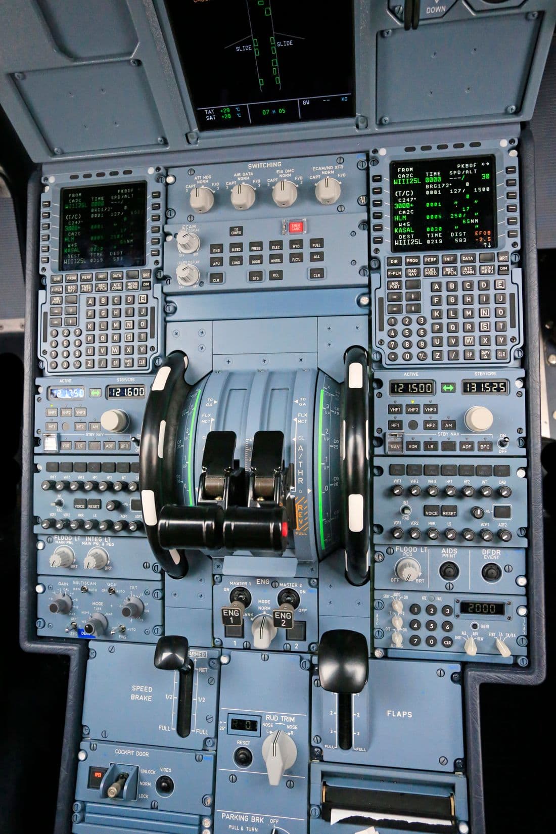 Aircraft cockpit